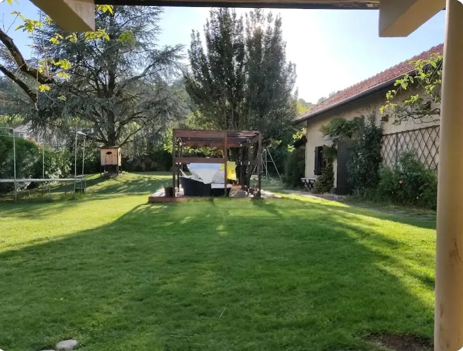Maison Chalet Au Calme Avec Jardin 엑스레뱅